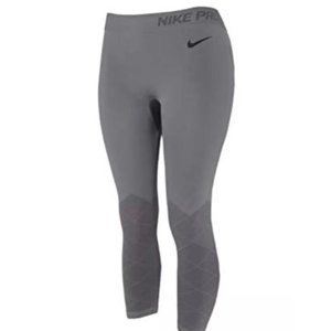 Nike Pro Womens Dri-Fit Stay Cool Limitless Capris